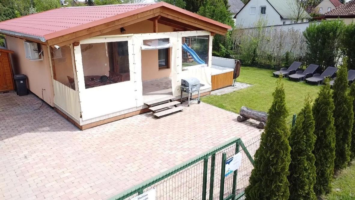 BalatonmáriafürdőHullam Nyaraloアパートメント エクステリア 写真