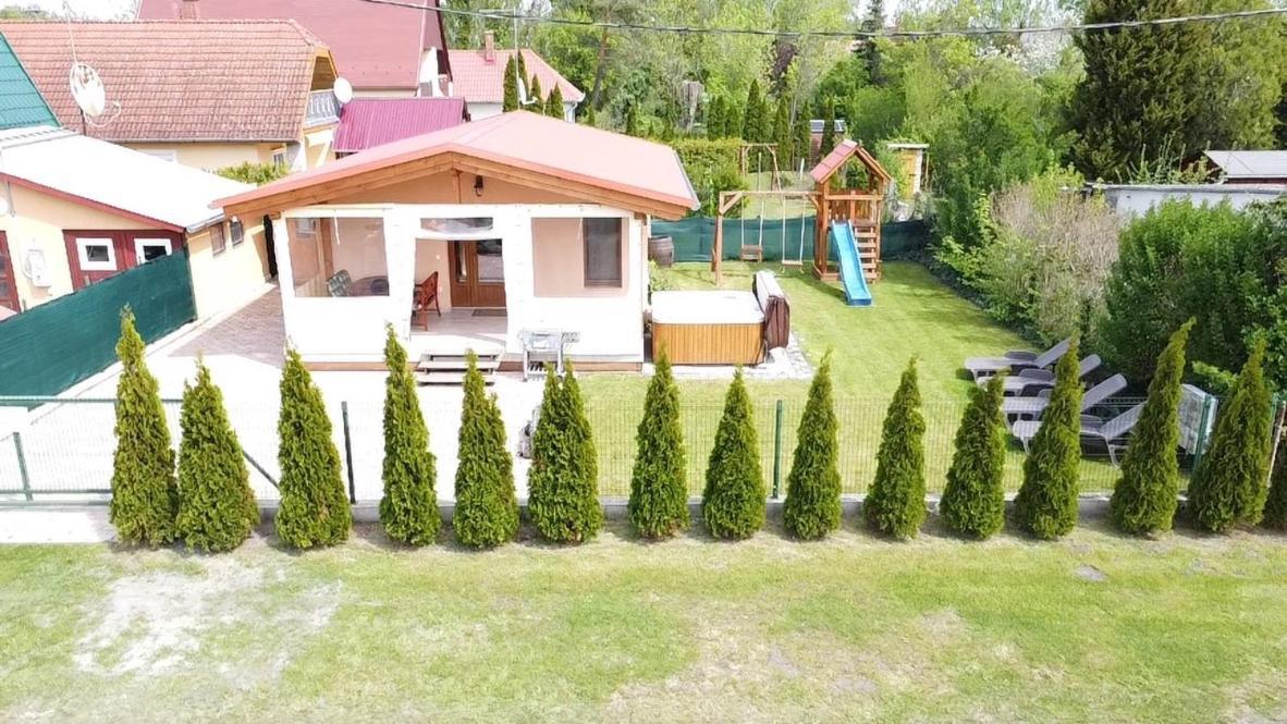 BalatonmáriafürdőHullam Nyaraloアパートメント エクステリア 写真