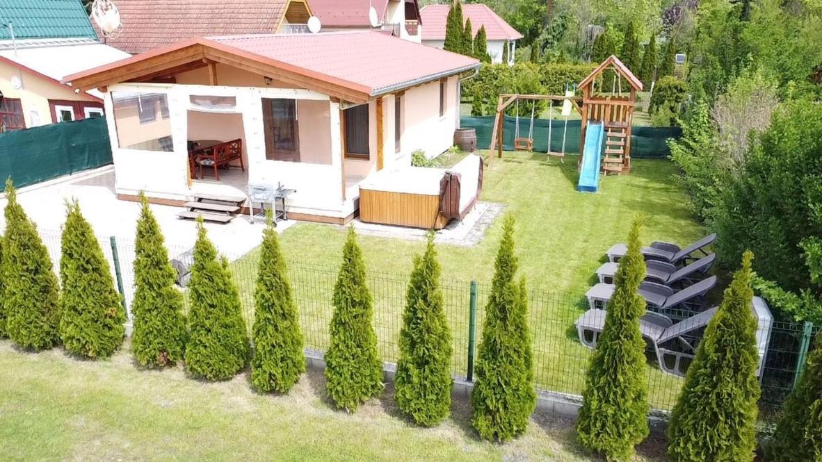 BalatonmáriafürdőHullam Nyaraloアパートメント エクステリア 写真